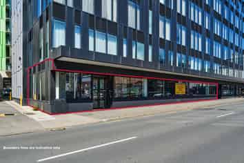 High-Exposure Commercial Unit – Motivated vendors!
