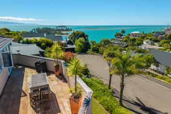 8 The Cliffs, Britannia Heights