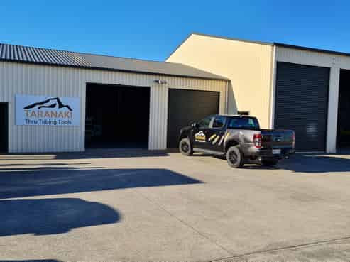 Excellent Workshop and Yard