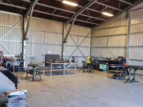 Excellent Workshop and Yard