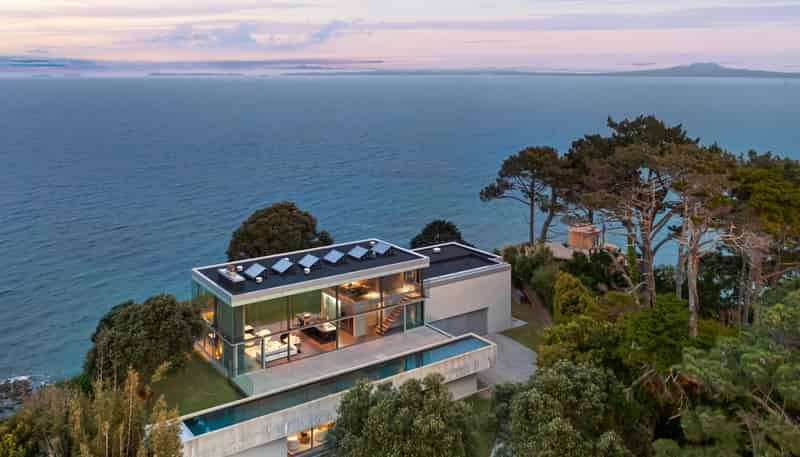 76 Cliff Road, Torbay