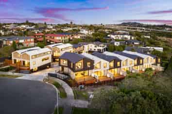 1/98 - 100 Walker Road, Point Chevalier