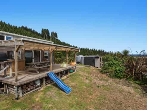 1377d Manawahe Road, Manawahe