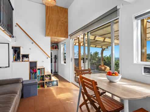 1377d Manawahe Road, Manawahe