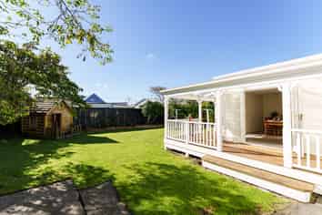 77 Queens Drive, Saint Kilda