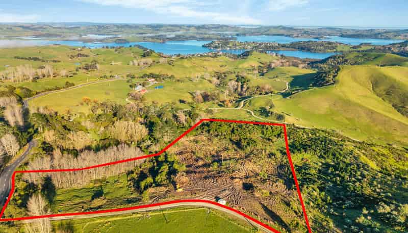 896 Whakapirau Road, Maungaturoto