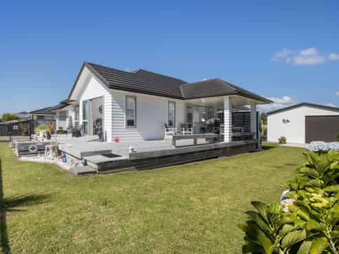 6 Sandleigh Drive, Athenree
