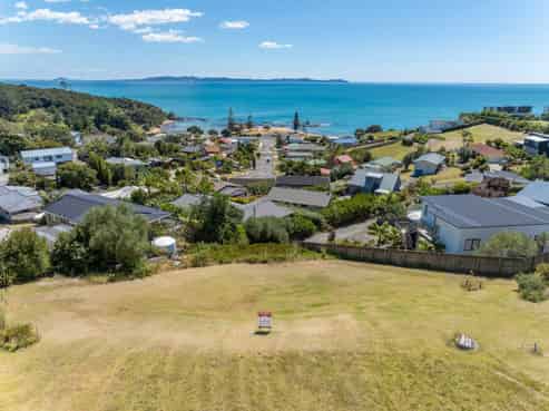 35 Dudley Crescent, Cable Bay