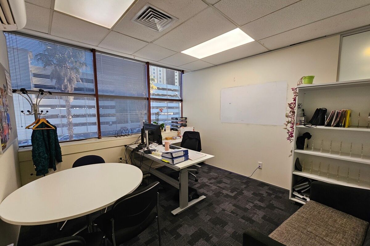 Affordable Fitted Out Office - Vaade 2