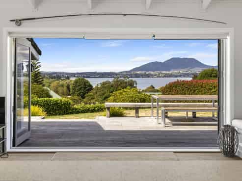 6 Scenic Heights, Acacia Bay