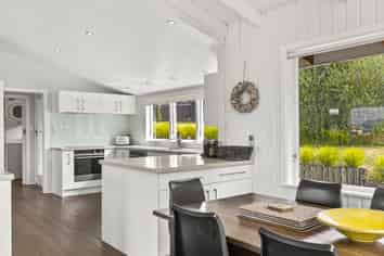 6 Scenic Heights, Acacia Bay