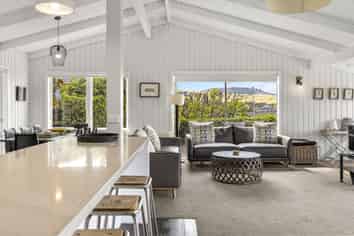 6 Scenic Heights, Acacia Bay