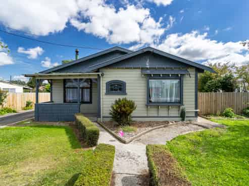 210 Union Street, Milton