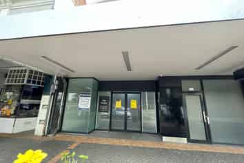 Large Prime Devonport Retail