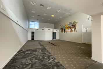 Large Prime Devonport Retail