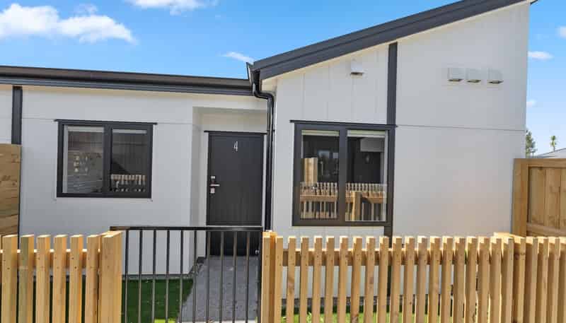  425 Dey Street, Hamilton East