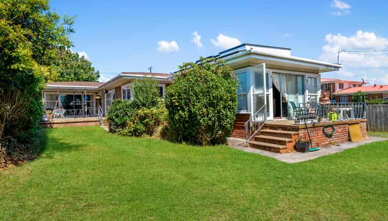 32 Woodford Avenue, Henderson