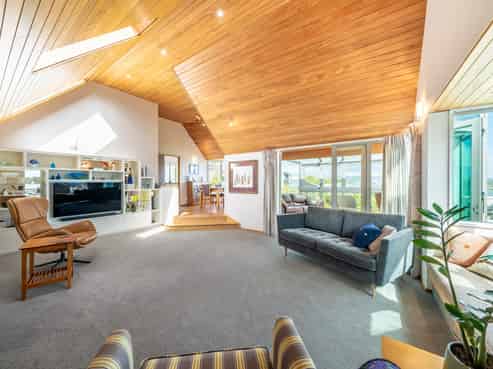 1 Roys Road, Plimmerton