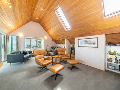 1 Roys Road, Plimmerton