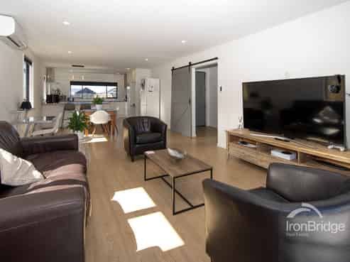 11 Higgins Street, Ravenswood