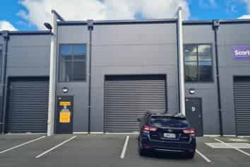 PRICED TO SELL, 97M² WAREHOUSE
