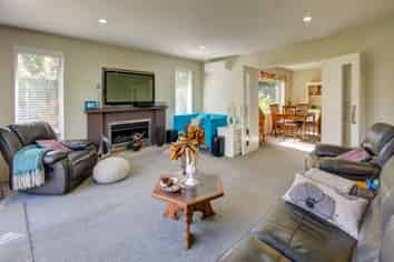 10 Woodglen Drive, Woodend