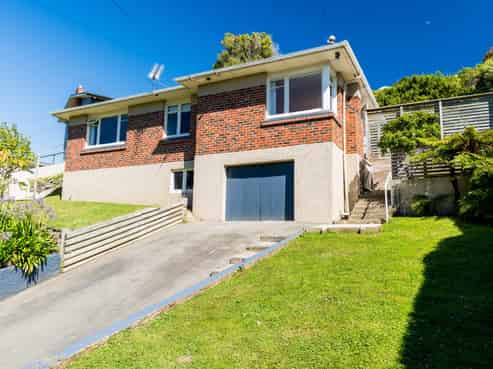 96 Easther Crescent, Kew