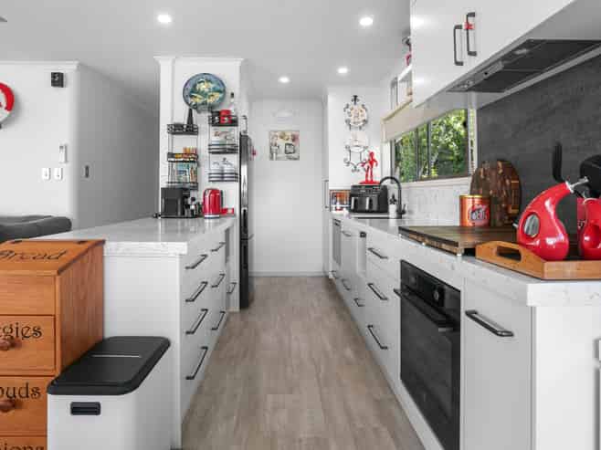 25 Trotter Ave, Waiomu