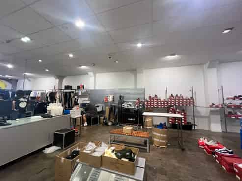 Retail Lease in a Great Location!