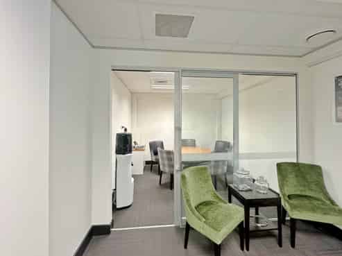 HIGH PROFILE RETAIL SPACE IN TAKAPUNA
