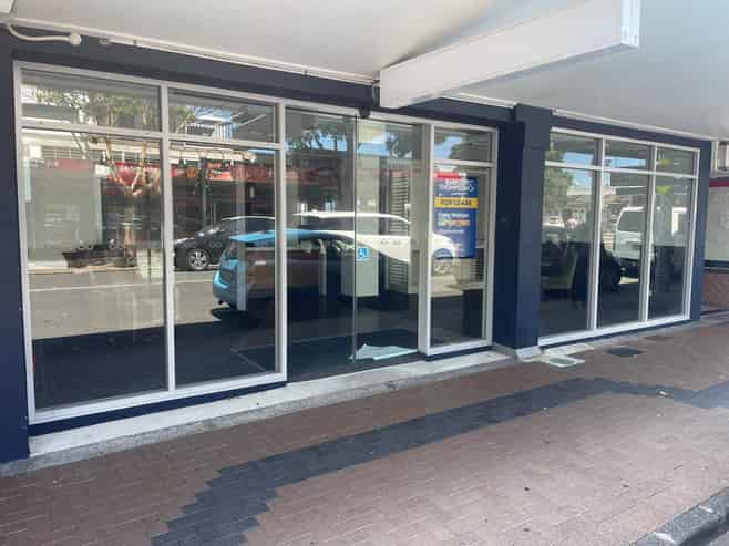 HIGH PROFILE RETAIL SPACE IN TAKAPUNA
