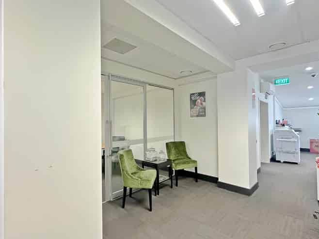 HIGH PROFILE RETAIL SPACE IN TAKAPUNA
