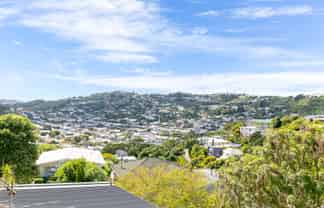 2, 20 Southern Cross Crescent, Island Bay