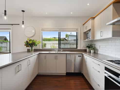 8 Ernest Kemp Rise, Wharewaka