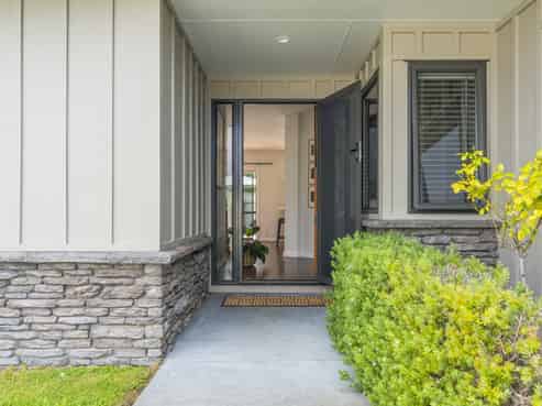 8 Ernest Kemp Rise, Wharewaka