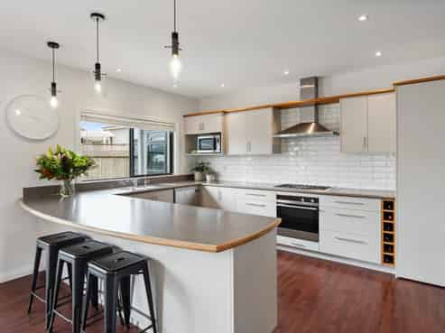 8 Ernest Kemp Rise, Wharewaka