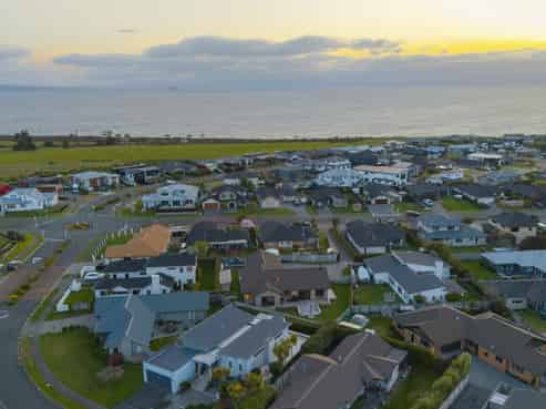 8 Ernest Kemp Rise, Wharewaka