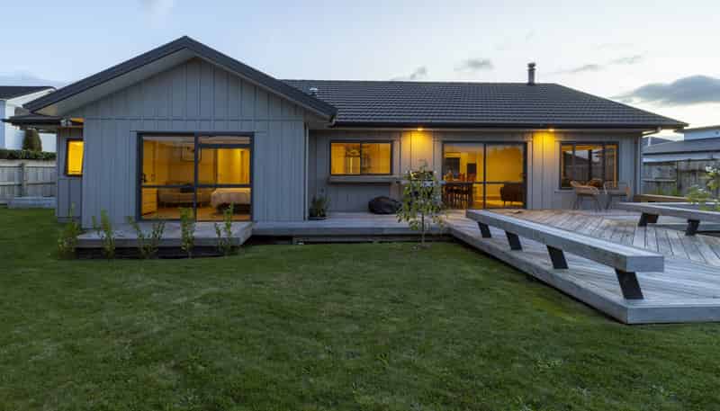 8 Ernest Kemp Rise, Wharewaka