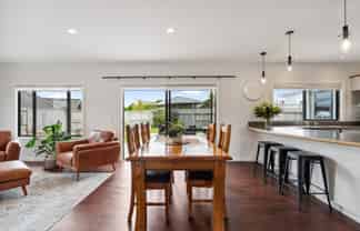 8 Ernest Kemp Rise, Wharewaka