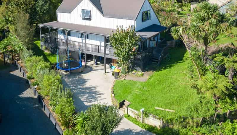 27 Taurua Place, Coromandel