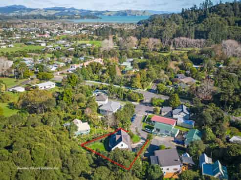 27 Taurua Place, Coromandel