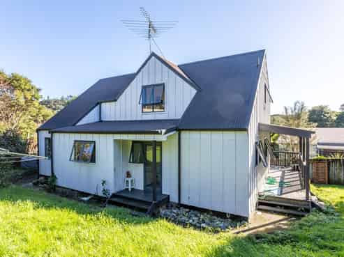 27 Taurua Place, Coromandel