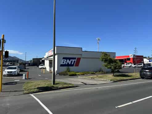 Prime Andersons Bay Road Corner - For Lease