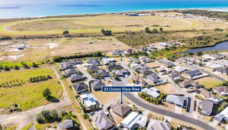 21 Ocean View Rise, Ruakaka
