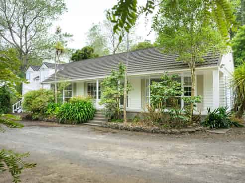 210 Old West Road, Turitea