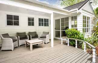 210 Old West Road, Turitea