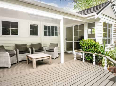 210 Old West Road, Turitea