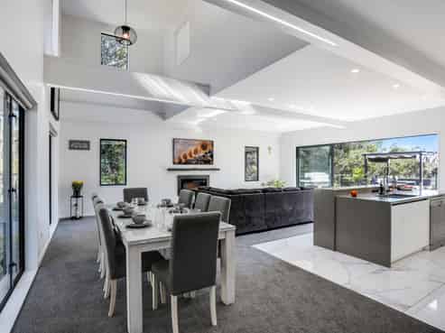 18 Sunnyvale Road, Waitakere