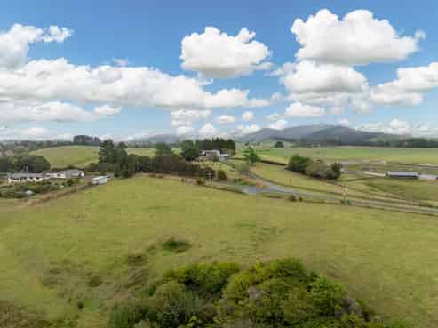  Eyre Road, Ngahinapouri