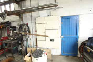 Commercial building - opportunity knocks!